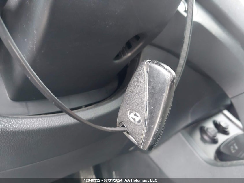 2017 Hyundai Santa Fe Se/Limited VIN: KM8SNDHF7HU173394 Lot: 12040332