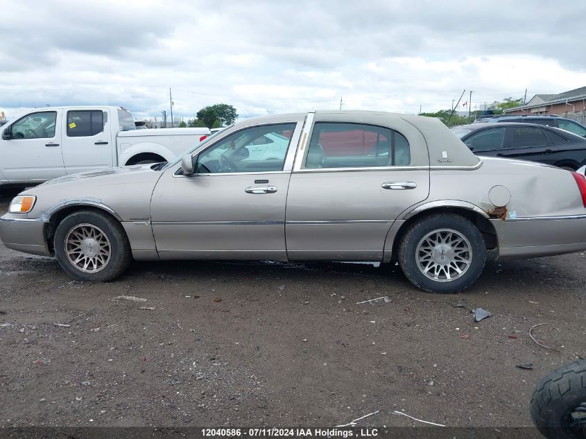 2000 Lincoln Town Car VIN: 1LNHM82W7YY791532 Lot: 12040586