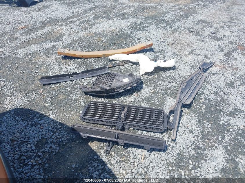 2018 Chevrolet Equinox VIN: 2GNAXREV1J6290564 Lot: 12040606