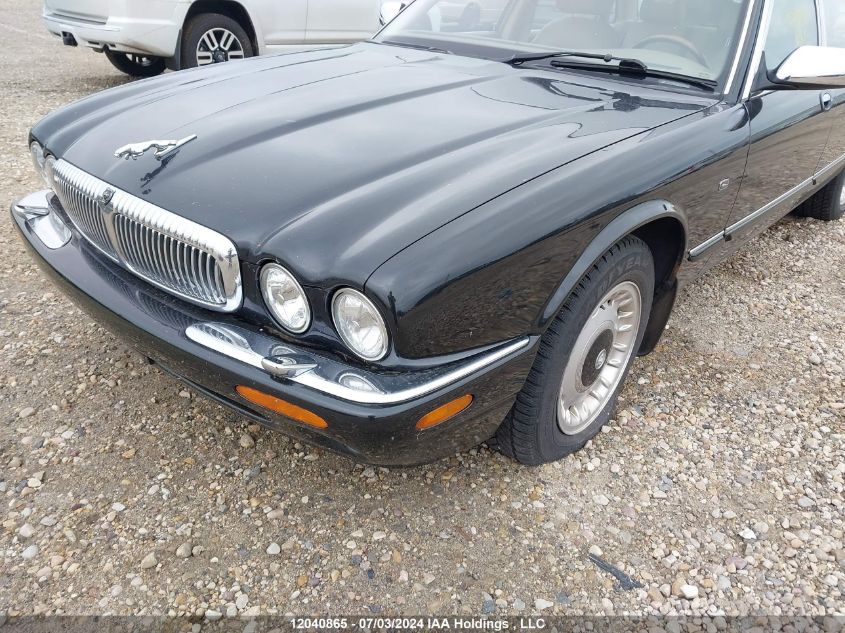 2000 Jaguar Xj Series VIN: SAJFA24C3YLF18190 Lot: 12040865
