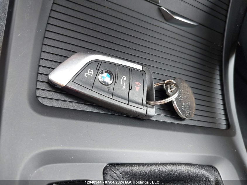 2018 BMW X1 VIN: WBXHT3C31J3H32936 Lot: 12040944