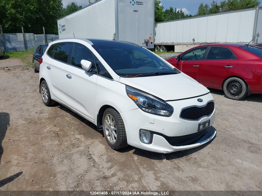 2014 Kia Rondo VIN: KNAHU8A3XE7054111 Lot: 12041408