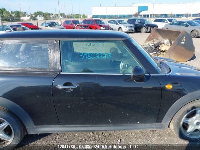 2010 Mini Cooper Hardtop VIN: WMWMF3C55ATZ23354 Lot: 12041786