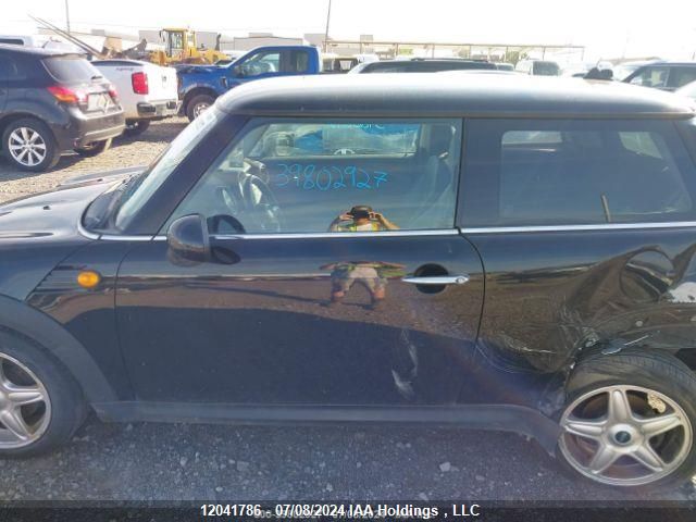2010 Mini Cooper Hardtop VIN: WMWMF3C55ATZ23354 Lot: 12041786