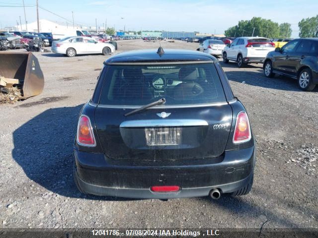 2010 Mini Cooper Hardtop VIN: WMWMF3C55ATZ23354 Lot: 12041786