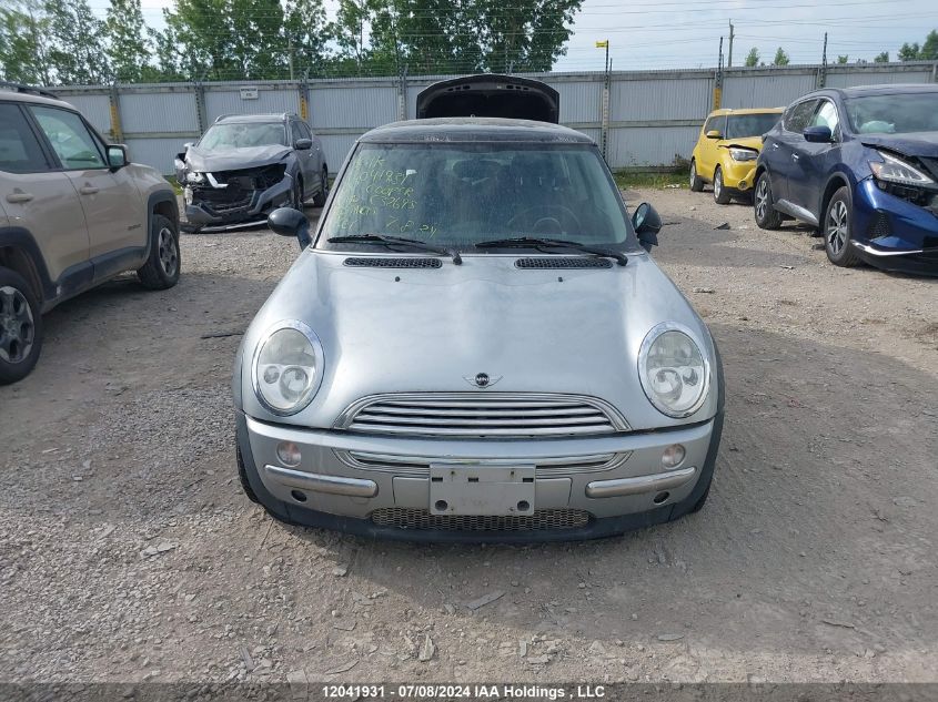 2002 Mini Cooper VIN: WMWRC33422TC32695 Lot: 12041931