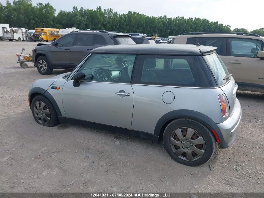 2002 Mini Cooper VIN: WMWRC33422TC32695 Lot: 12041931
