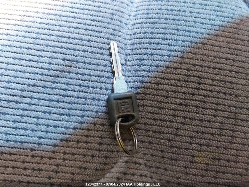 1996 Chevrolet Gmt-400 C1500 VIN: 2GCEC19R5T1197213 Lot: 12042377