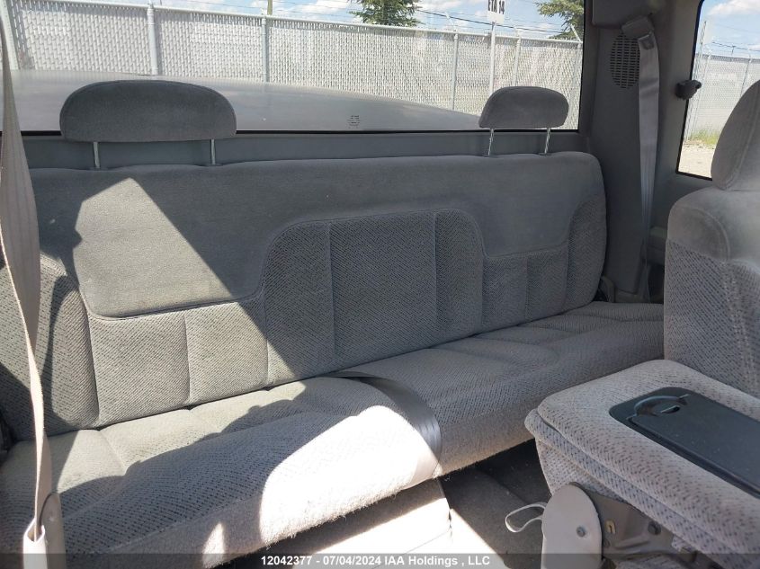 1996 Chevrolet Gmt-400 C1500 VIN: 2GCEC19R5T1197213 Lot: 12042377