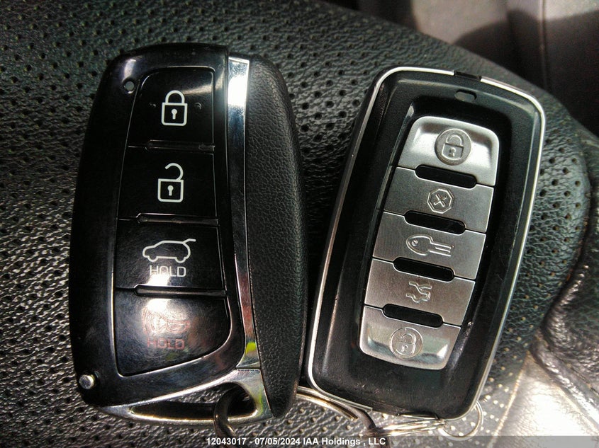 2017 Hyundai Santa Fe Sport 2.0T Ultimate VIN: 5XYZUDLA8HG401003 Lot: 12043017