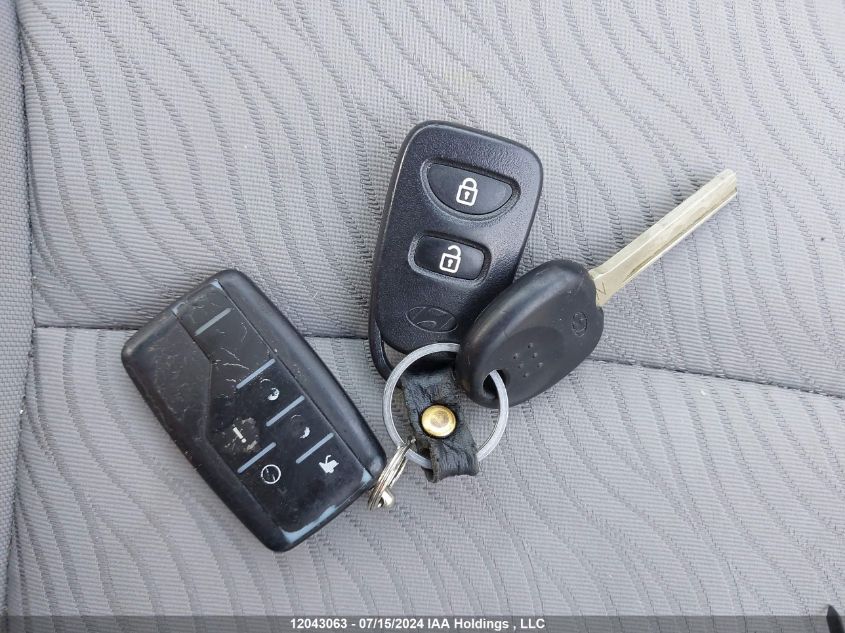 2014 Hyundai Accent Gls VIN: KMHCU4AE8EU710035 Lot: 12043063