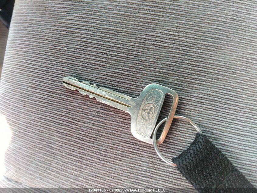 2002 Toyota Tacoma Xtracab VIN: 5TEVL52N82Z066687 Lot: 12043106