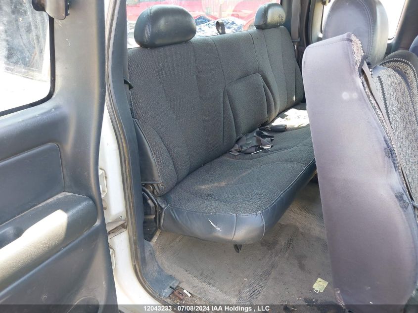 2001 GMC Sierra 1500 VIN: 1GTEC19V71E275063 Lot: 12043233