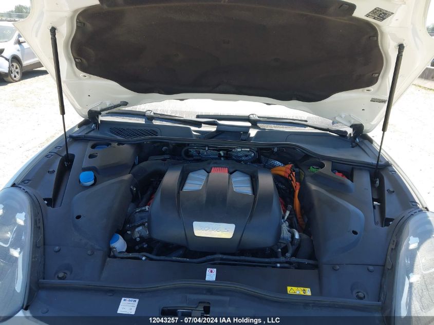 2017 Porsche Cayenne Se Hybrid/Platinum VIN: WP1AE2A20HLA68485 Lot: 12043257