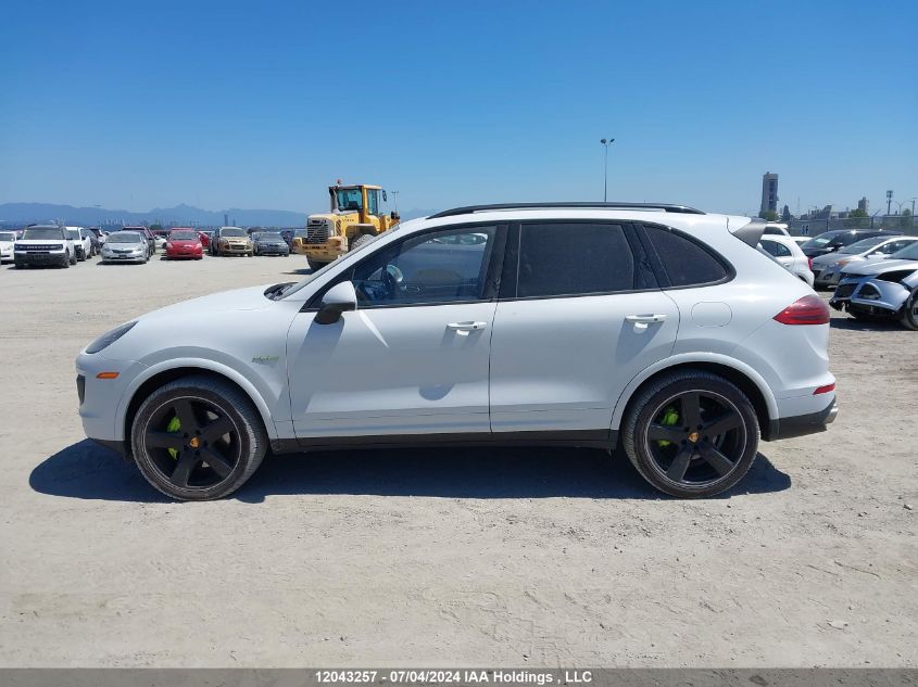 2017 Porsche Cayenne Se Hybrid/Platinum VIN: WP1AE2A20HLA68485 Lot: 12043257