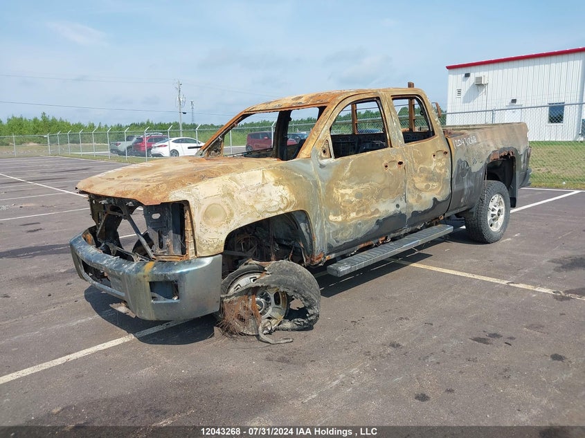 2015 Chevrolet Silverado, Total Burn, IAAI, VIN 1GC2KVEG2FZ125530 — photo 2