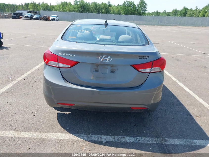 2013 Hyundai Elantra Gls/Limited VIN: 5NPDH4AE7DH337396 Lot: 12043895