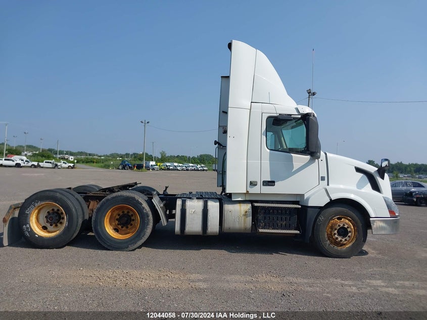 2014 Volvo Vn L VIN: 4V4N99EG0EN169942 Lot: 12044058