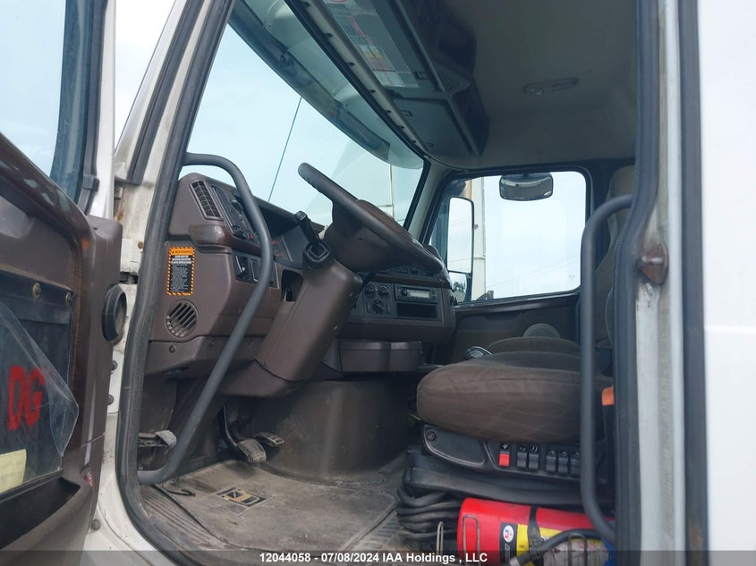 2014 Volvo Vn L VIN: 4V4N99EG0EN169942 Lot: 12044058