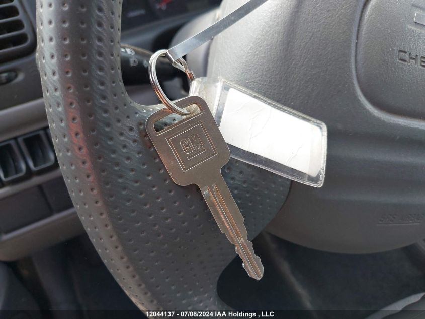 2001 Chevrolet Tracker VIN: 2CNBJ13C916956647 Lot: 12044137