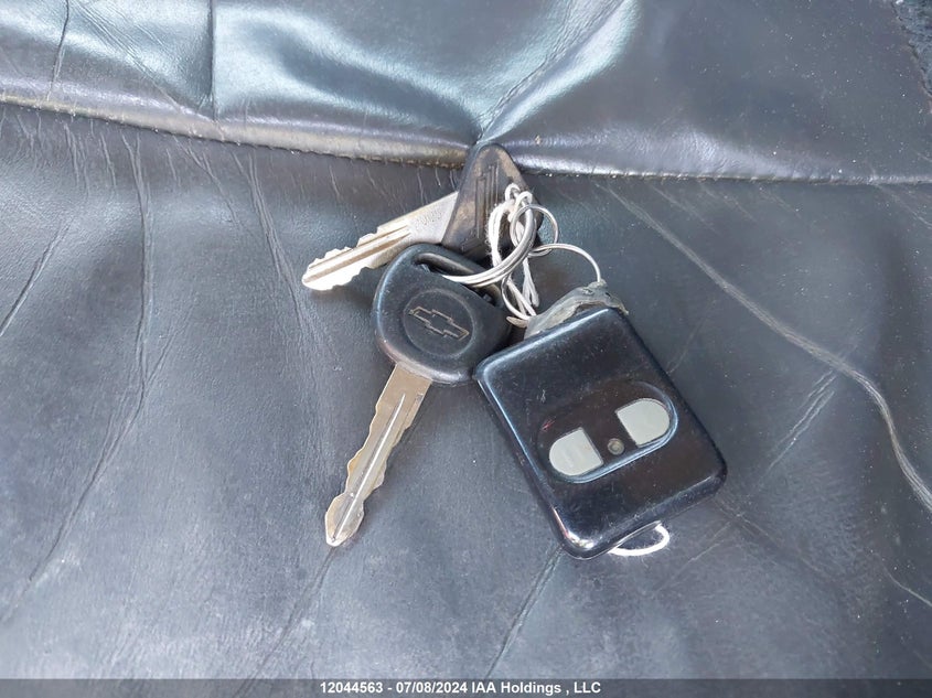 1999 Chevrolet Silverado 2500 VIN: 1GCGK29U7XE161310 Lot: 12044563