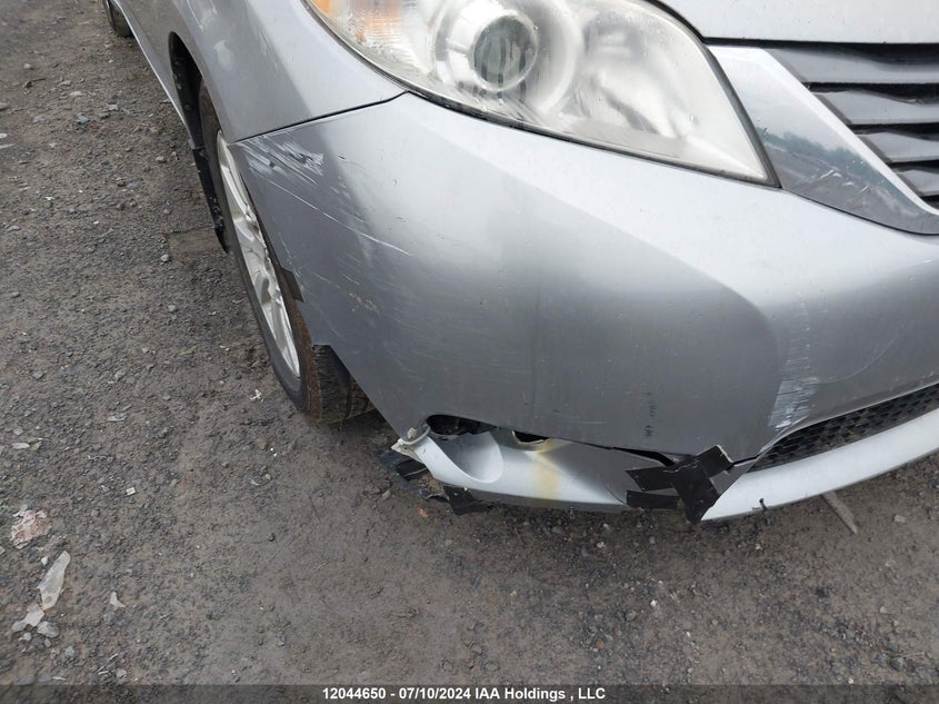 2011 Toyota Sienna Xle/Limited VIN: 5TDYK3DC6BS002435 Lot: 12044650