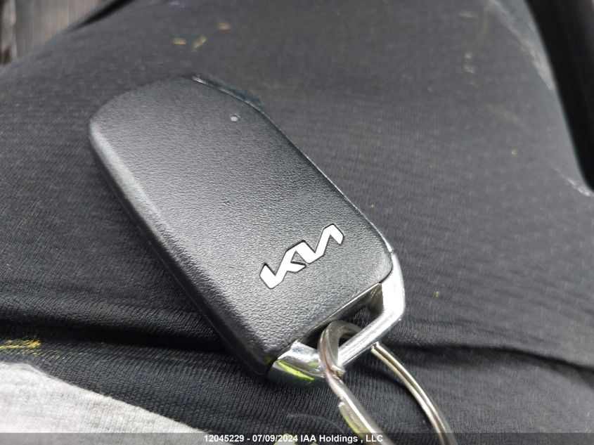 2022 Kia Soul Ev Limited VIN: KNDJ33A18N7023724 Lot: 12045229