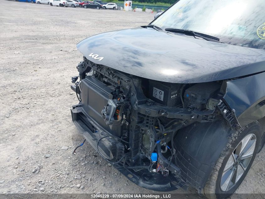 2022 Kia Soul Ev Limited VIN: KNDJ33A18N7023724 Lot: 12045229