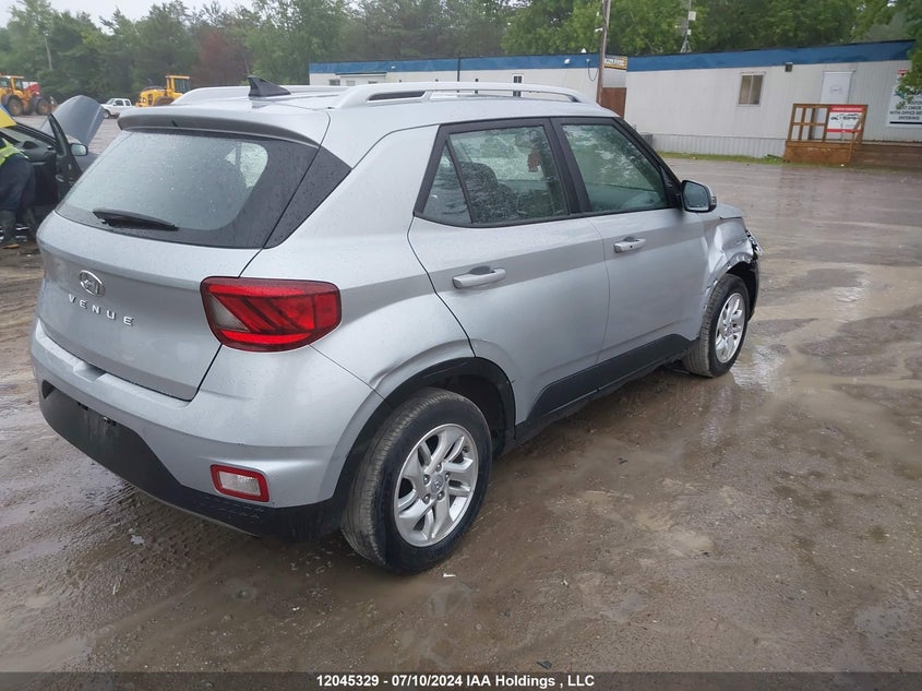 2022 Hyundai Venue Preferred VIN: KMHRC8A32NU167980 Lot: 12045329