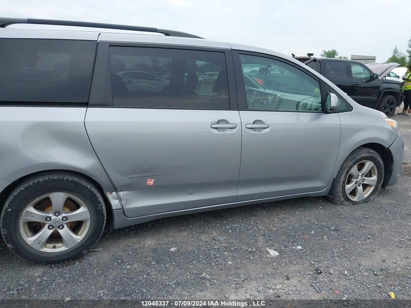 2015 Toyota Sienna Le VIN: 5TDKK3DC1FS581460 Lot: 12045337