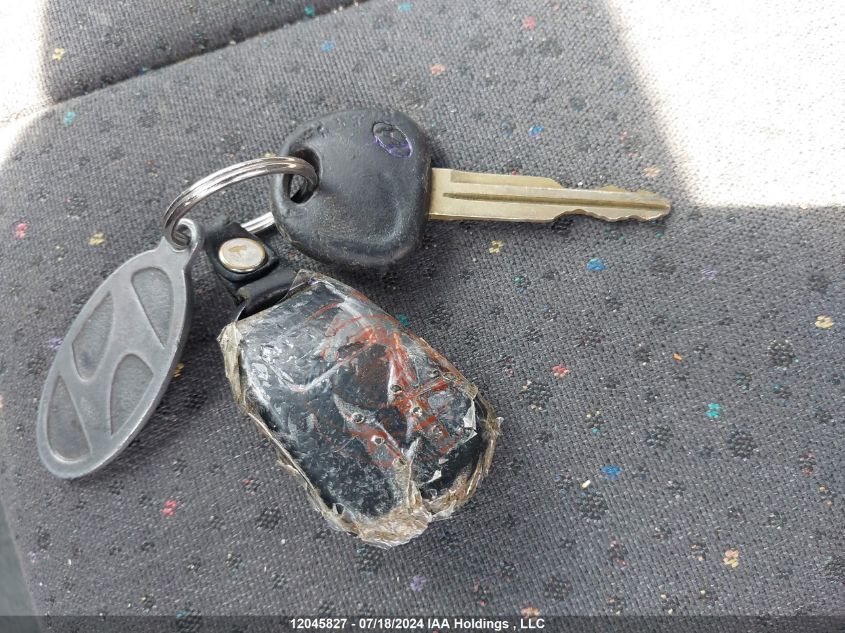 2002 Hyundai Elantra VIN: KMHDN55D82U067819 Lot: 12045827