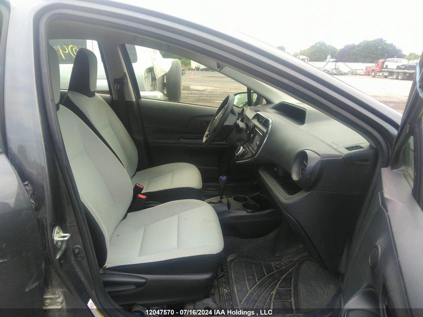 2018 Toyota Prius C VIN: JTDKDTB34J1616902 Lot: 12047570