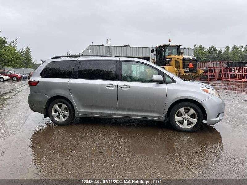 2015 Toyota Sienna VIN: 5TDKK3DCXFS585099 Lot: 12048044