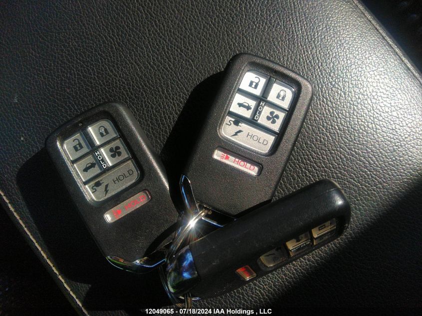 2020 Honda Clarity VIN: JHMZC5F13LC800627 Lot: 12049065