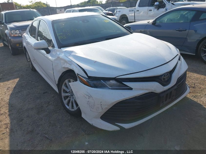 4T1B11HK8JU122970 2018 TOYOTA CAMRY - Image 1