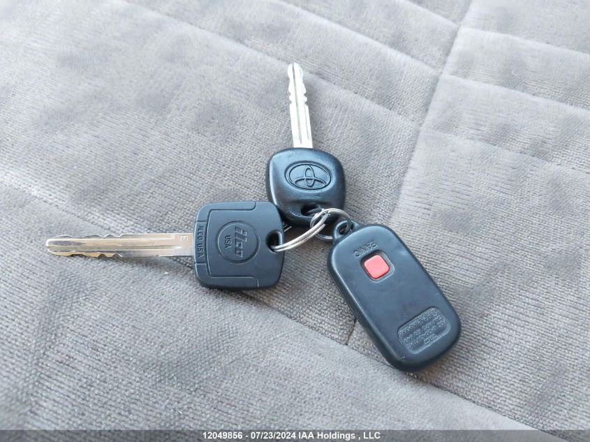 2002 Toyota Sienna Le VIN: 4T3ZF13C22U482079 Lot: 12049856