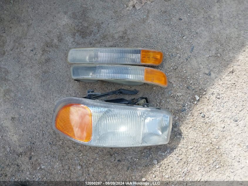 2001 GMC Sierra 1500 VIN: 2GTEC19V811211938 Lot: 12050287