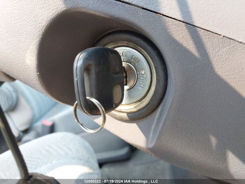 1999 Mitsubishi Delica VIN: PD8W0401371 Lot: 12050322