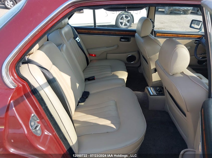 1986 Jaguar Xj12 VIN: SAJBN1049GC438111 Lot: 12050722