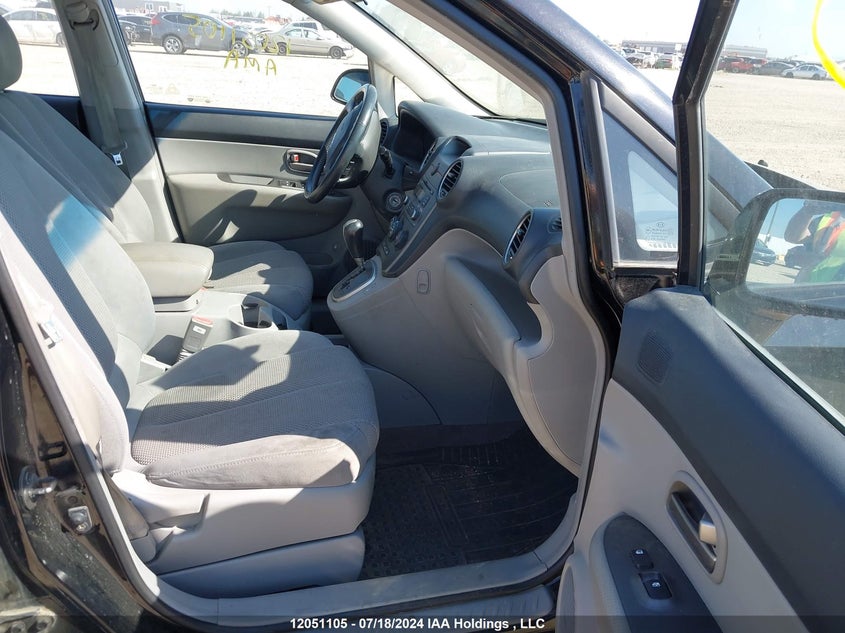 2007 Kia Rondo VIN: KNAFG525277083330 Lot: 12051105