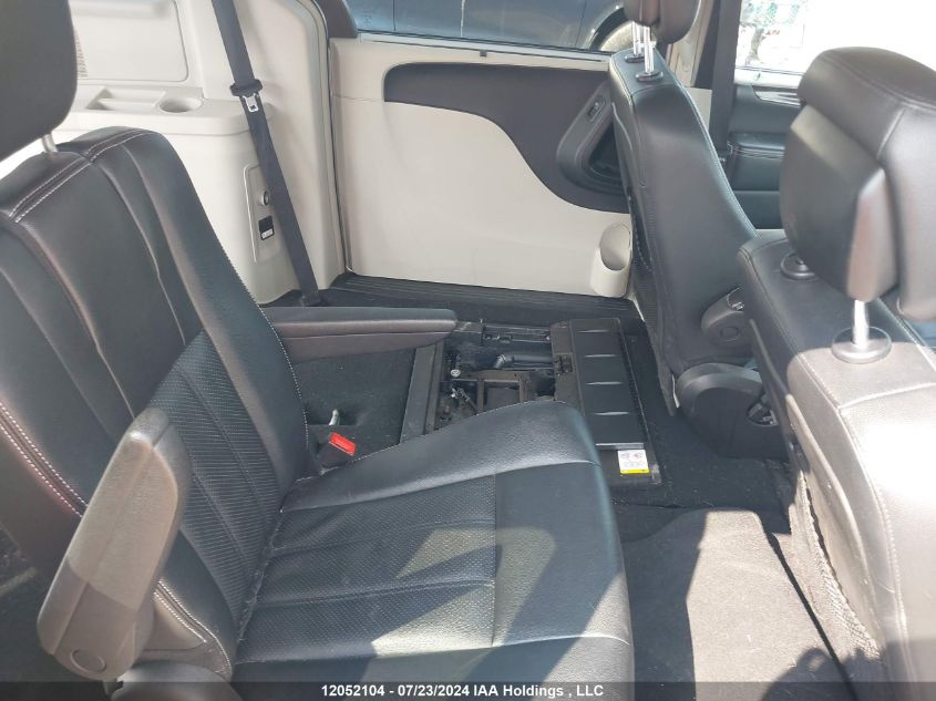 2016 Chrysler Town & Country Touring-L VIN: 2C4RC1CG4GR215247 Lot: 12052104