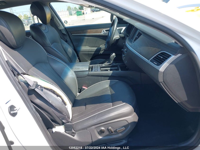 2015 Hyundai Genesis 3.8L VIN: KMHGN4JE2FU039199 Lot: 12052218