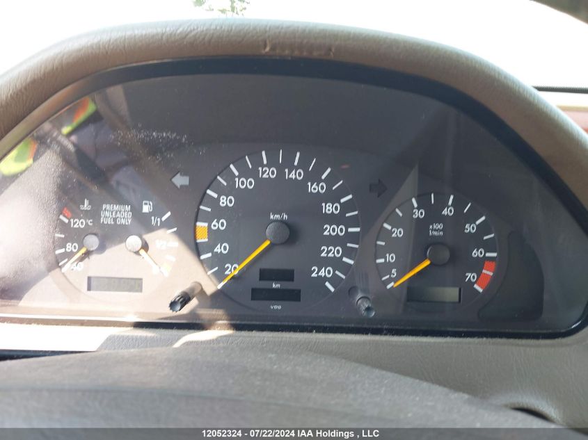 1995 Mercedes-Benz C 220 VIN: WDBHA22E6SF222867 Lot: 12052324