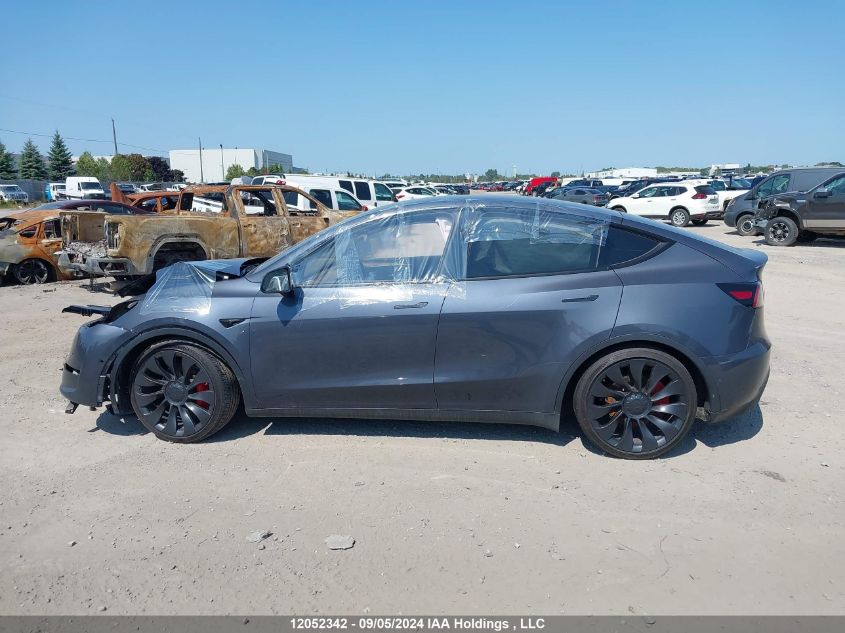 2022 Tesla Model Y VIN: 7SAYGDEF1NF565632 Lot: 12052342