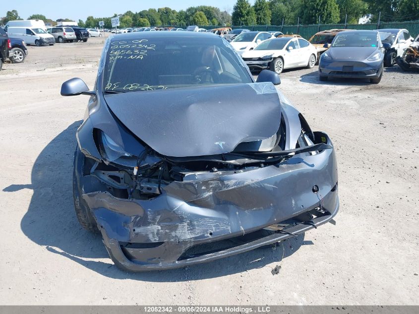 2022 Tesla Model Y VIN: 7SAYGDEF1NF565632 Lot: 12052342