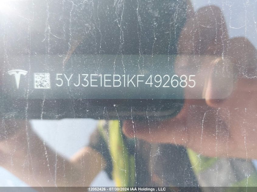 2019 Tesla Model 3 VIN: 5YJ3E1EB1KF492685 Lot: 12052426