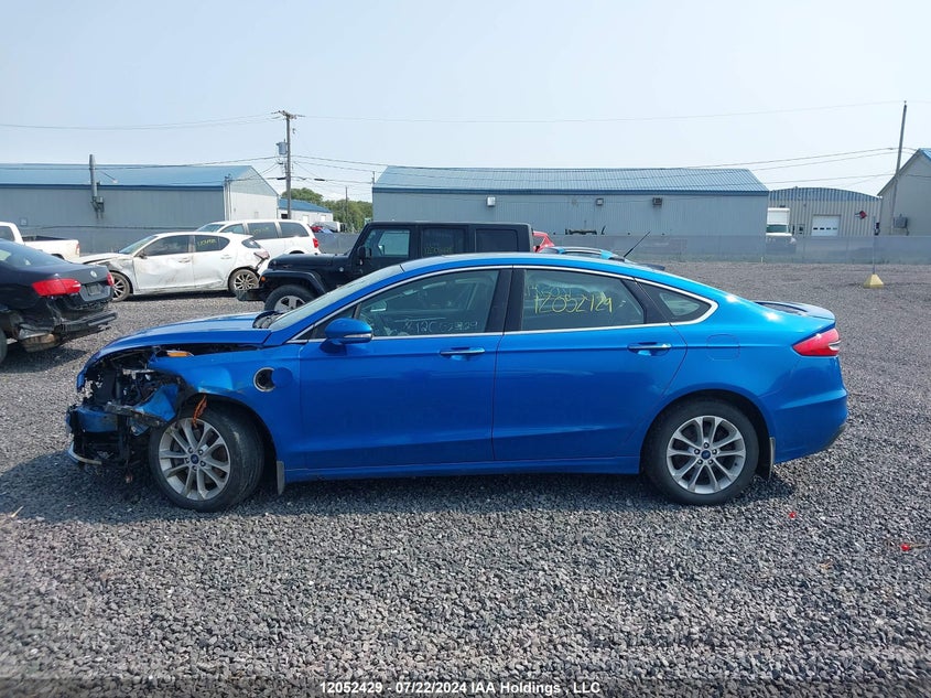 2020 Ford Fusion Energi Titanium VIN: 3FA6P0SU1LR226077 Lot: 12052429