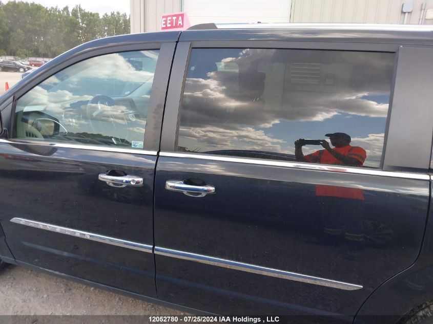 2016 Chrysler Town & Country Limited Platinum VIN: 2C4RC1GG7GR256918 Lot: 12052780