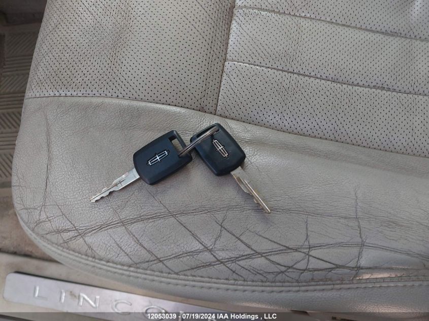 2004 Lincoln Navigator VIN: 5LMFU28R84LJ33812 Lot: 12053039