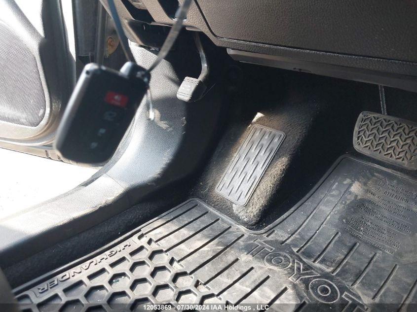 2017 Toyota Highlander VIN: 5TDJZRFH9HS383747 Lot: 12053869